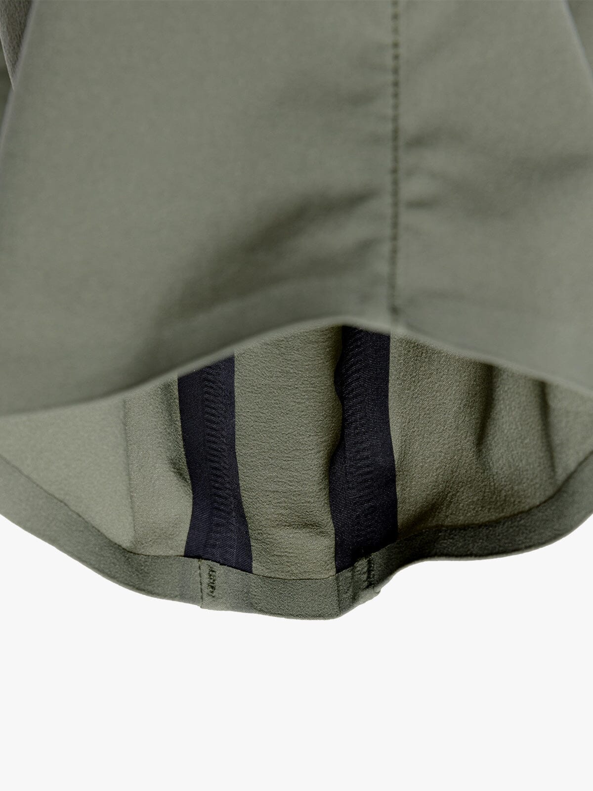 Loch by Mission Workshop - Bolsas impermeables y ropa técnica - San Francisco y Los Ángeles - Construidas para durar - Garantizadas para siempre