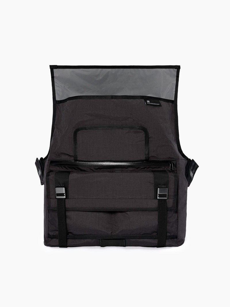 Shed AP : 35L Advanced Weatherproof Messenger Bag