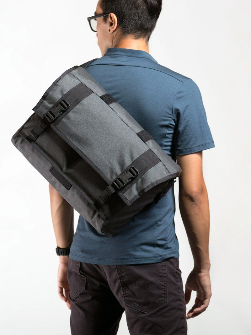 Monty: 21L Weatherproof Messenger Bag